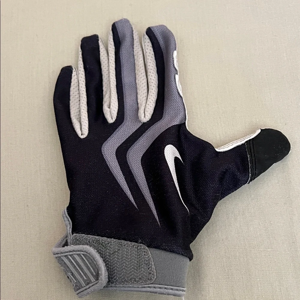Nike Kids Sports Gloves - Black and Gray